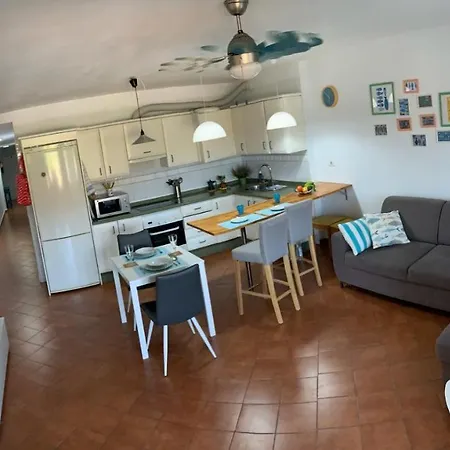 Beautiful 2-Bed Apartment In Playa San Juan *