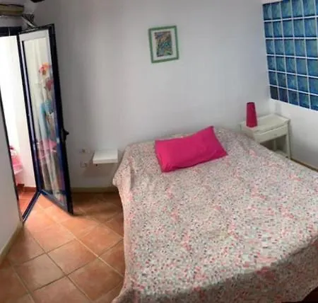 Beautiful 2-Bed Apartment In Playa San Juan Appartement